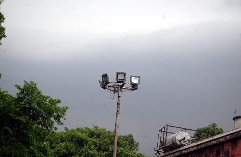 Thunderstorm and rain caused mercury to drop ten degrees, the weather became pleasant