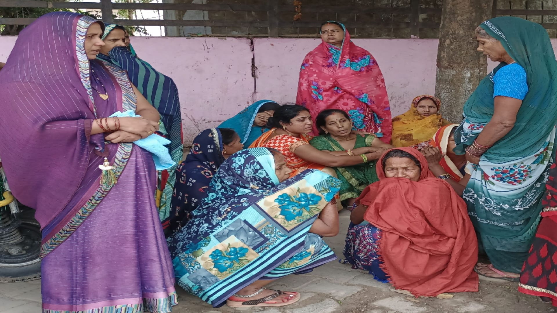 Siddharth Nagar road Accident seven dead side story