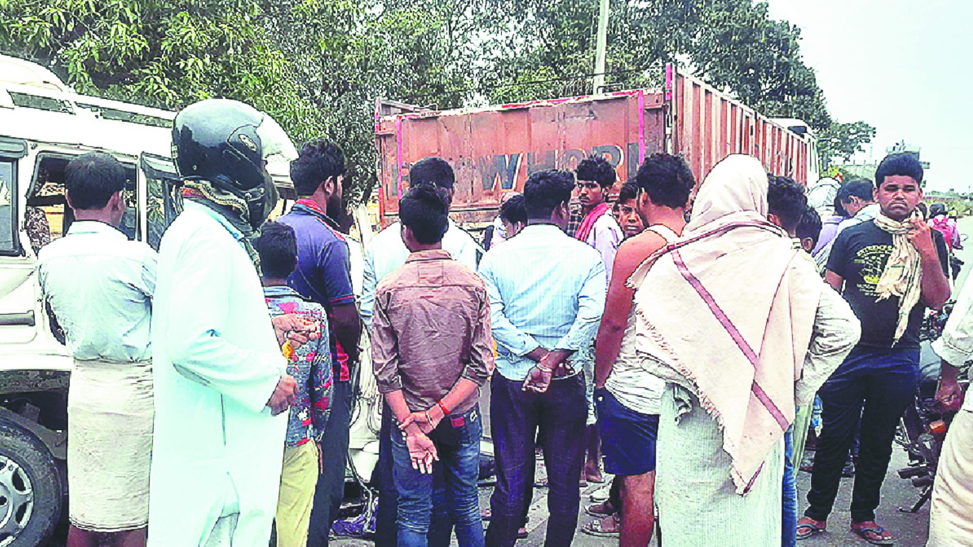 Siddharth Nagar road Accident seven dead side story