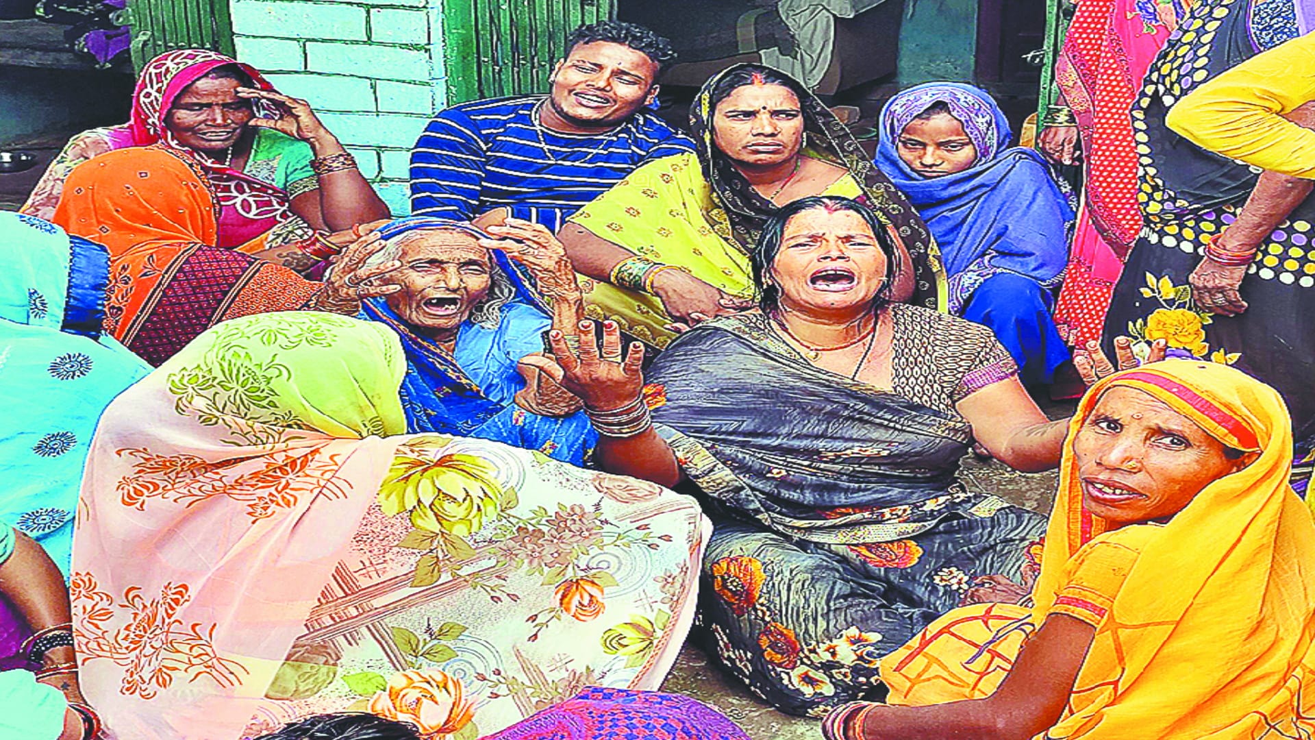 Siddharth Nagar road Accident seven dead side story