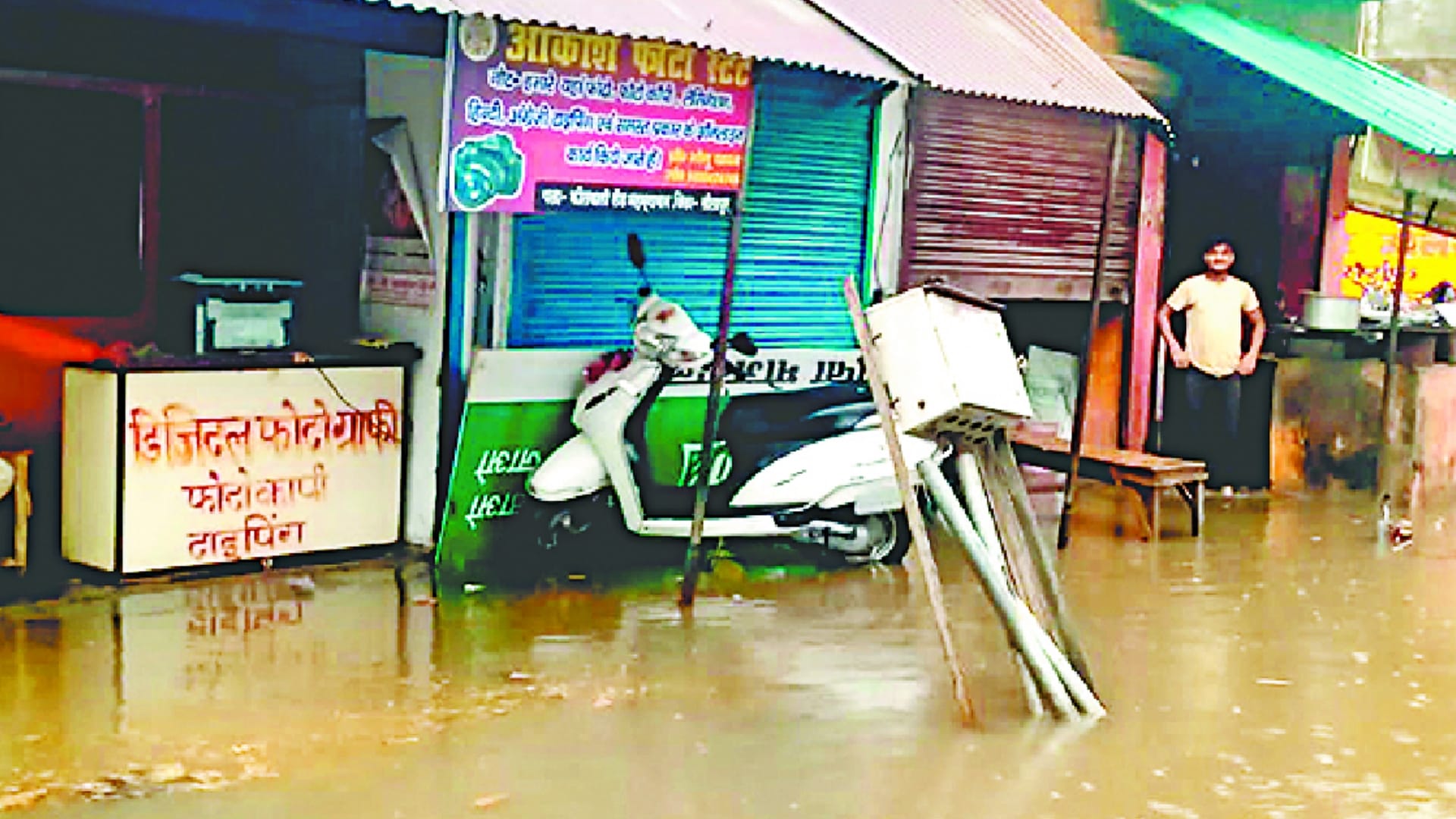 Lucknow: After the dusty half, people got relief from the heat due to heavy rain, pleasant weather will remain for three days