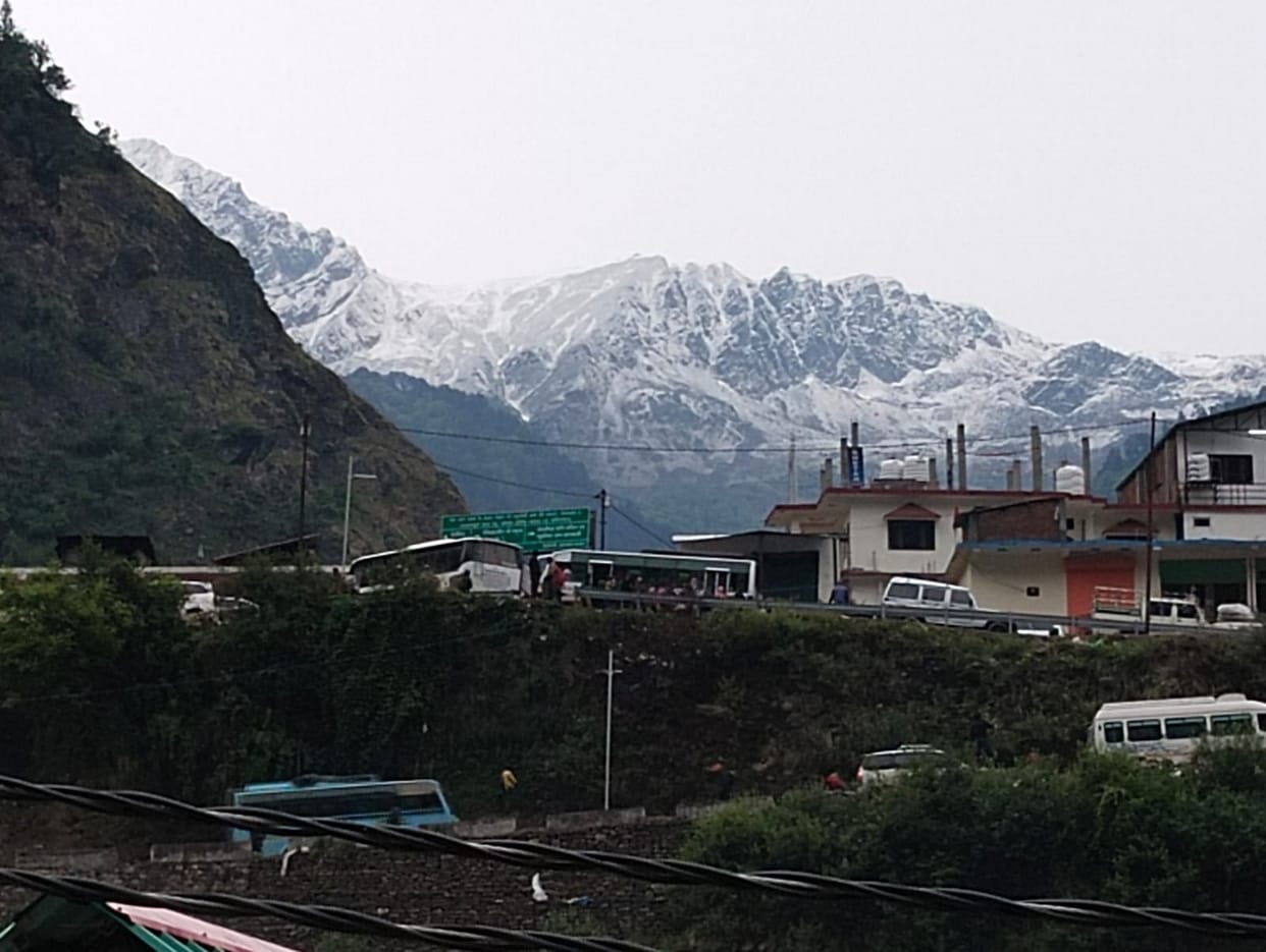Weather: Yamunotri pilgrimage stopped due to rain, more than three thousand pilgrims stopped in Janki Chatti