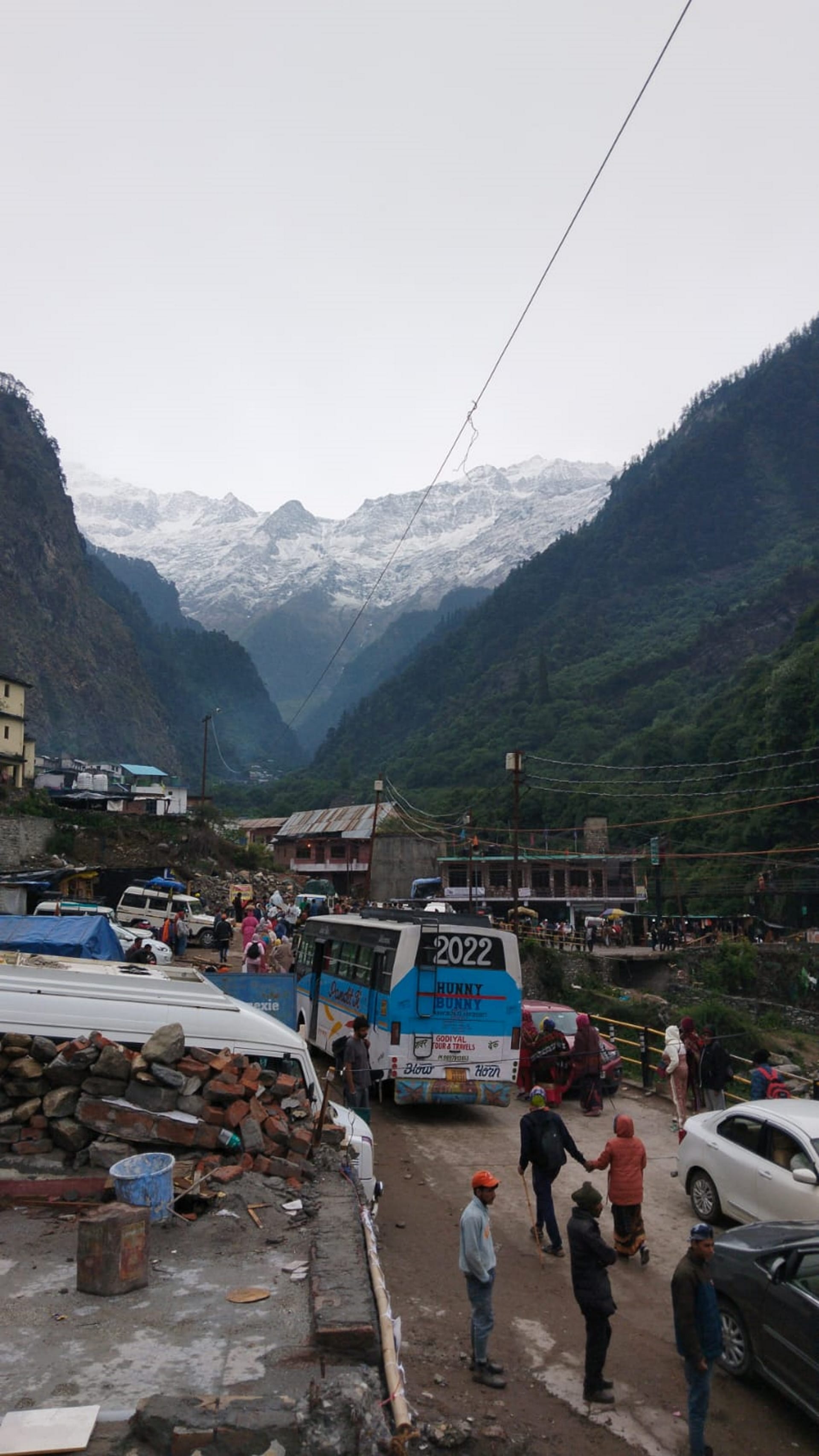 Weather Update: Snowfall in yamunotri, Heavy rain on mountains, cold increased after snowfall on peaks of Yamanotri Dham, See photos
