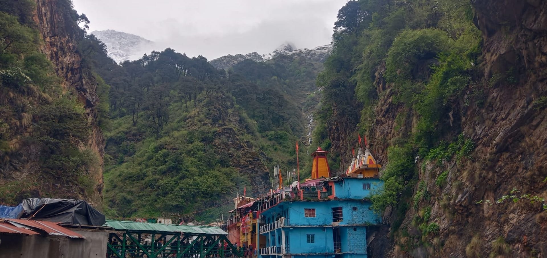 Weather Update: Snowfall in yamunotri, Heavy rain on mountains, cold increased after snowfall on peaks of Yamanotri Dham, See photos