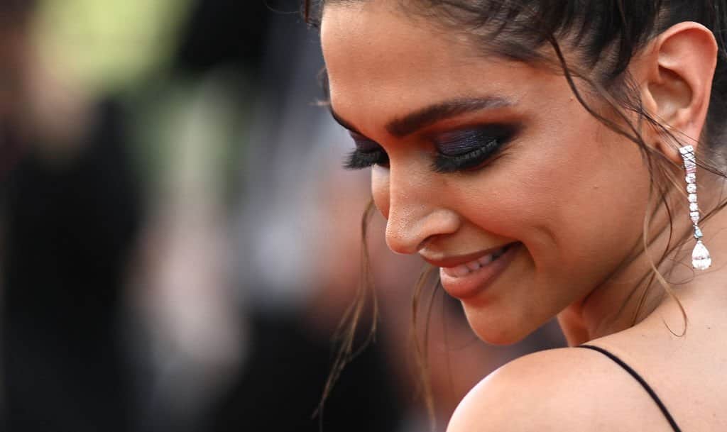 Deepika Padukone shares her new look from cannes film festival looks beautiful in black shimmery dress