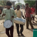 रीवा में बंदर की अंतिम यात्रा निकाली गई।