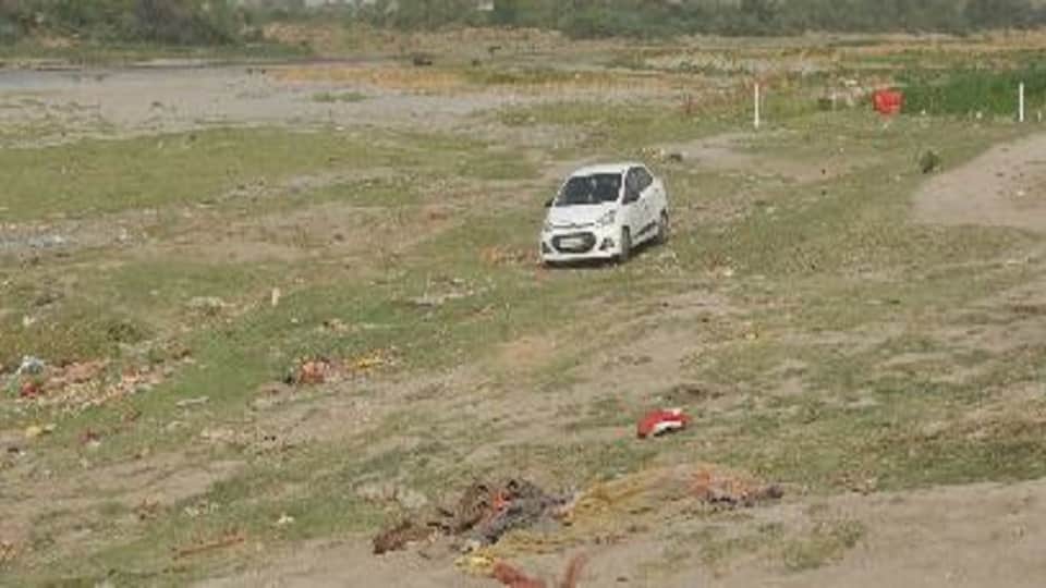 Yamuna bad condition From Poiya Ghat to yamuna kinara no water in river agra news