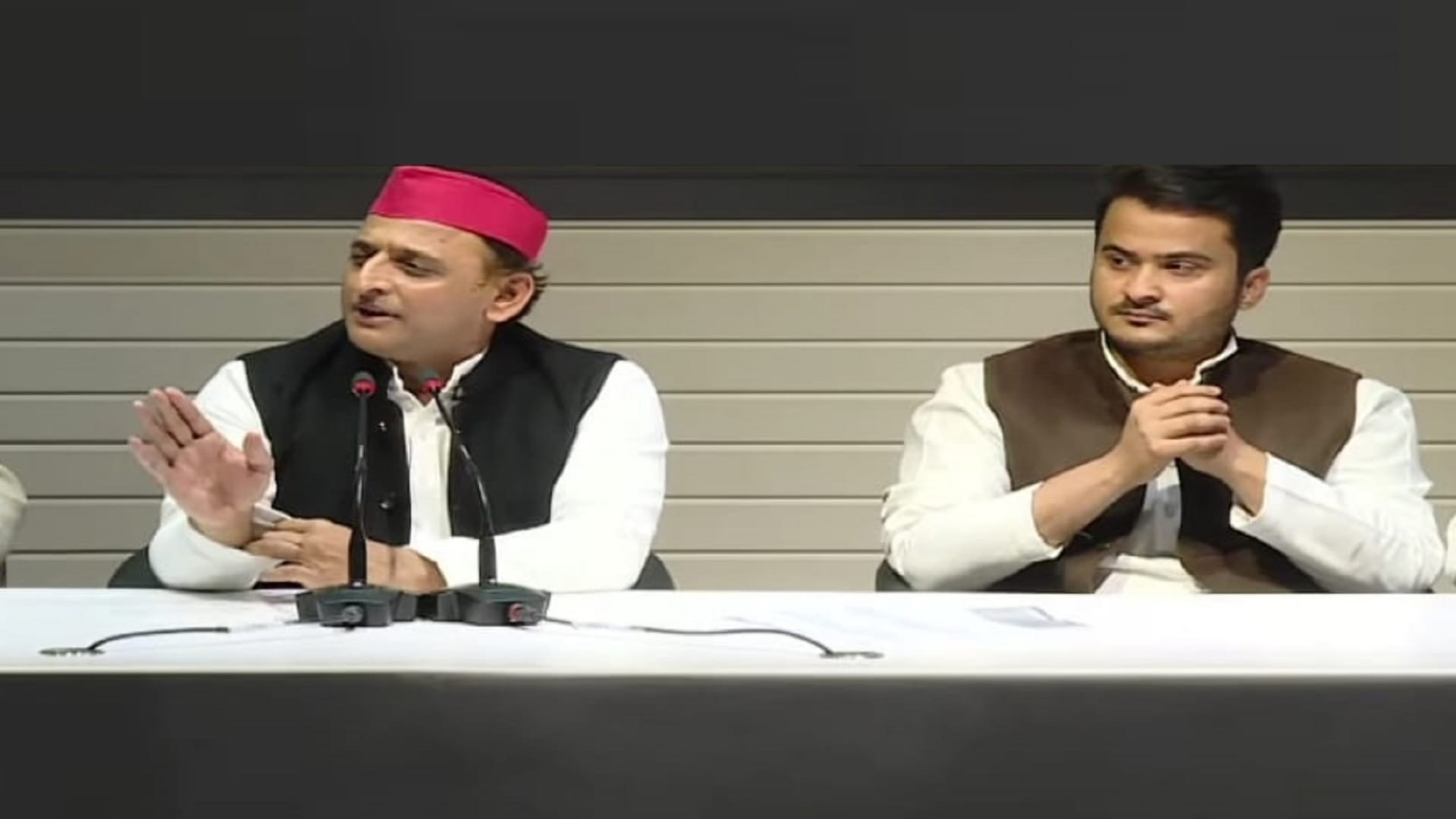 Azam Khan news Akhilesh Yadav and Abdullah Azam conversation in a closed room for 20 minutes In Lucknow