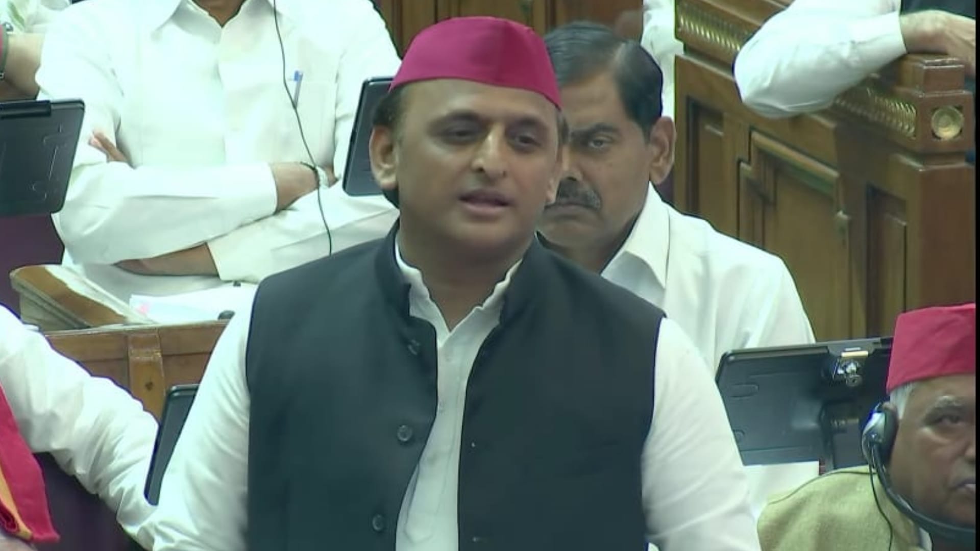 Akhilesh Yadav may send Kapil Sibal to Rajya Sabha to persuade Azam Khan