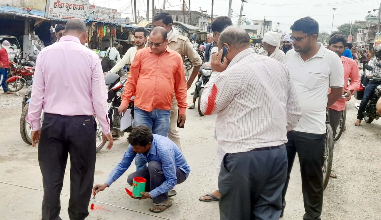 Illegal occupations marked in Banda, put red marks