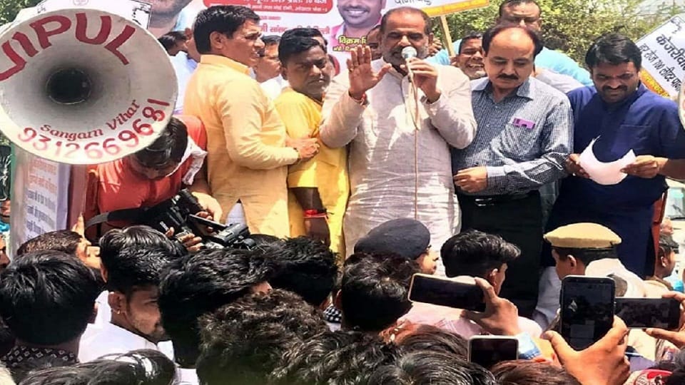 bjp mp ramesh bidhuri accuses aap mlas of grabbing government property in delhi