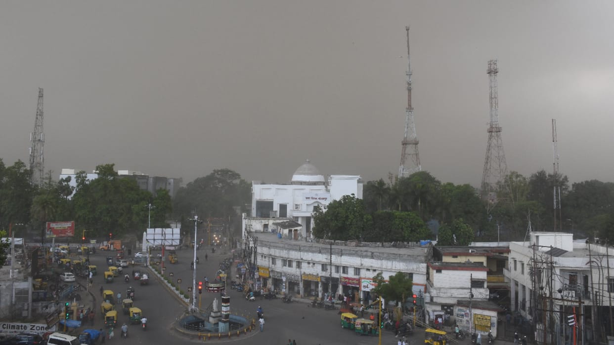 Weather changed due to storm and rain in gorakhpur