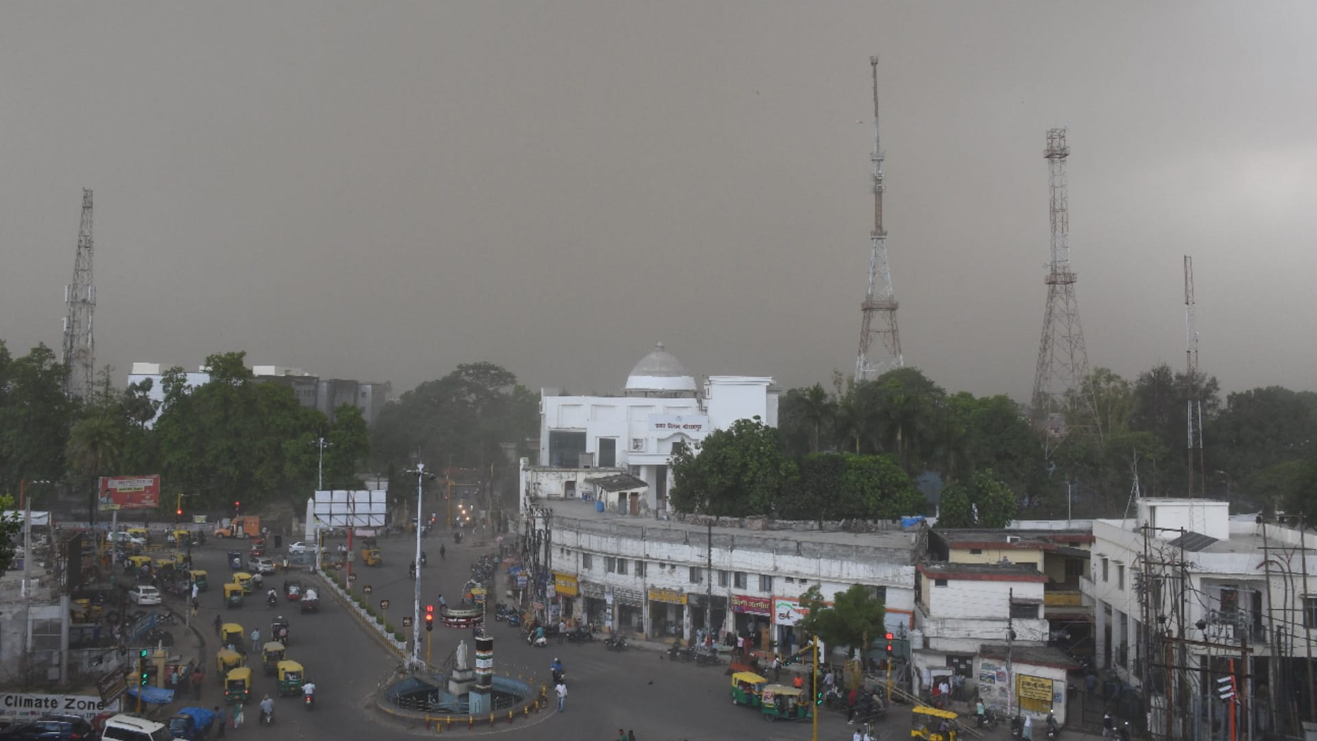 Relief from drizzling rain in Gorakhpur