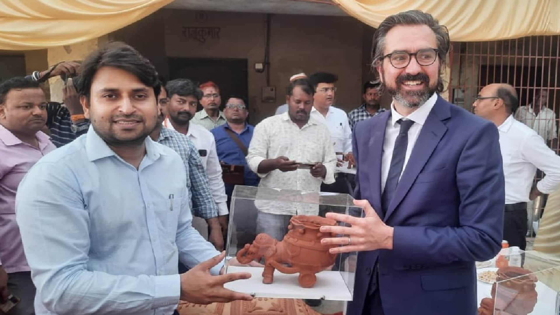 UK diplomat Alan Gemmel stunned to reach terracotta village Aurangabad