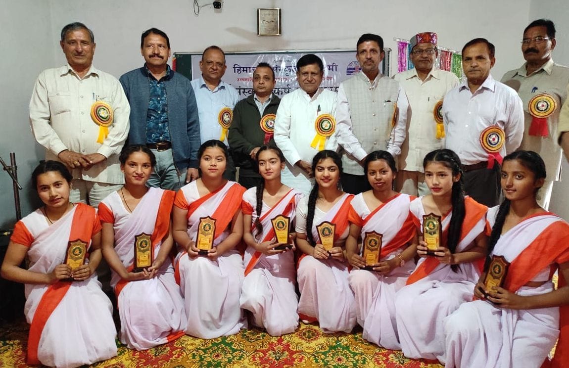 Kritika topped in verse pronunciation