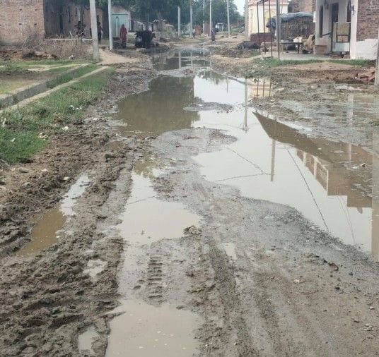 Lack of necessary facilities in BPL colonies, anger among people, problem not resolved despite complaints