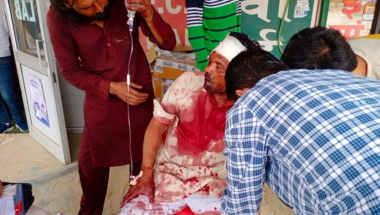 6 Injured in road accident