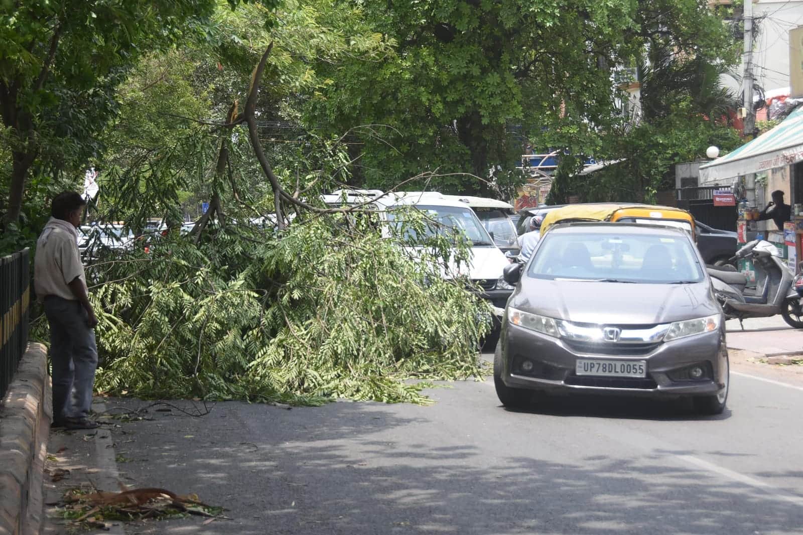 UP Weather Update, Heavy thunderstorm rain created orgy, normal life disturbed, relief from heat after 50 days