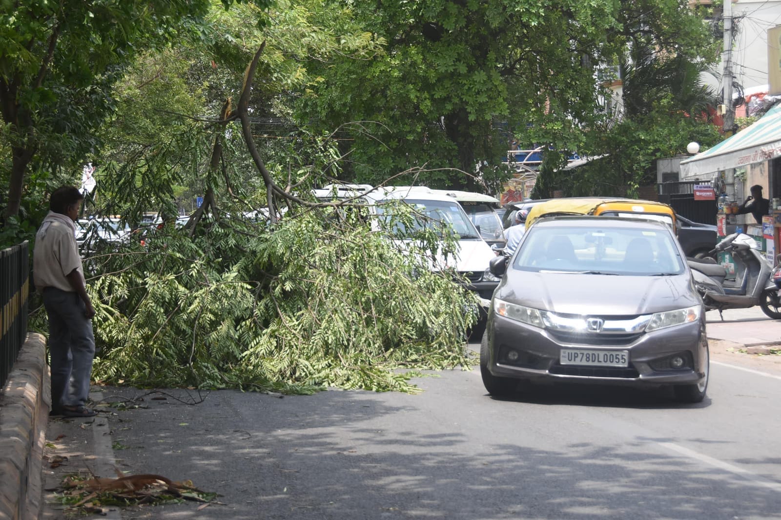 UP Weather Update, Heavy thunderstorm rain created orgy, normal life disturbed, relief from heat after 50 days