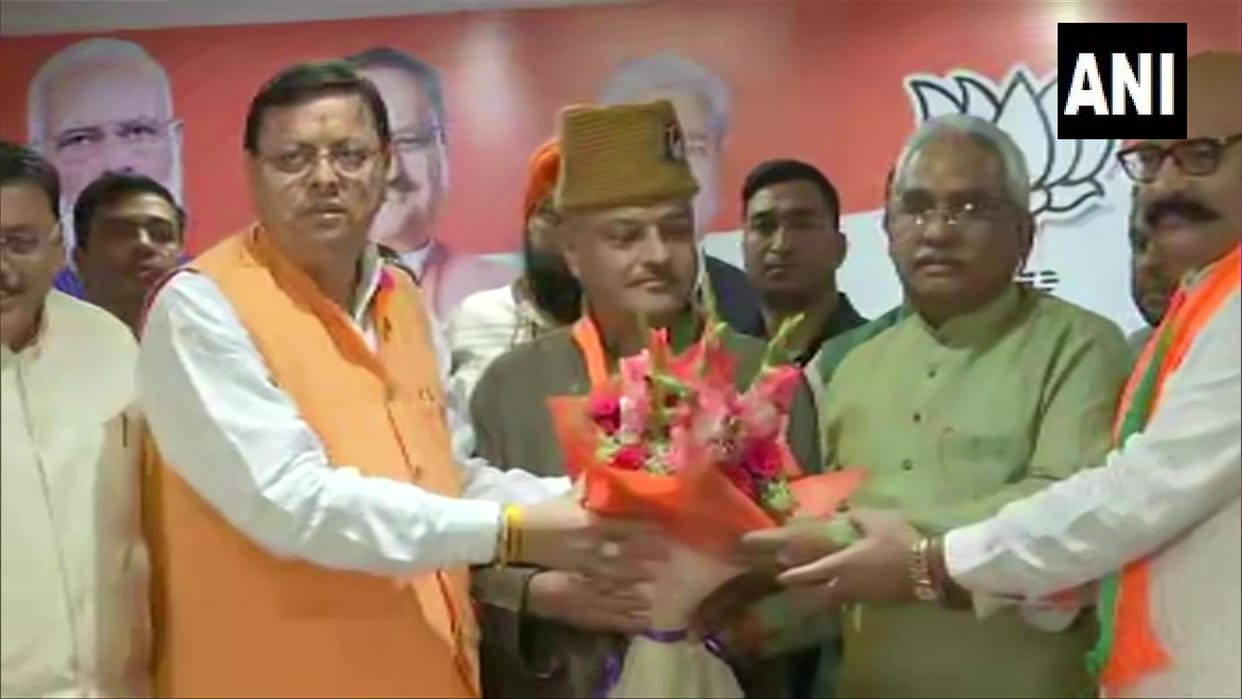 Ajay Kothiyal Joins BJP In The Presence Of CM Pushkar Singh Dhami And Madan Kaushik News in Hindi
