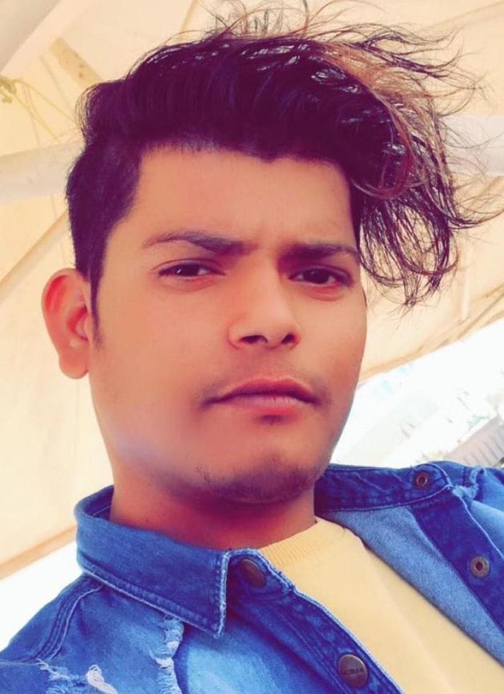 Bike rider flower pot dies due to bus collision