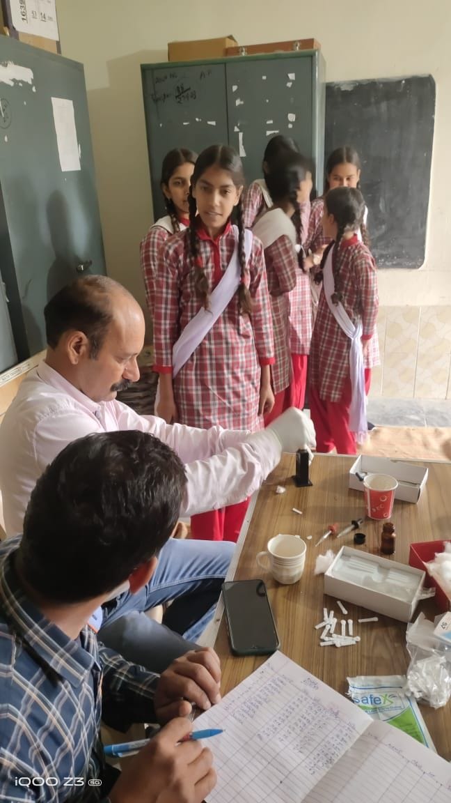 Blood test of teenage girls in high school Lohakhar