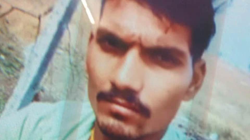 Indore News: Seeing daughter with lover, brother and father got angry, thrashed lover to death, body thrown in drain