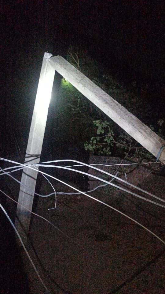 Pillars uprooted due to darkness, darkness in many villages