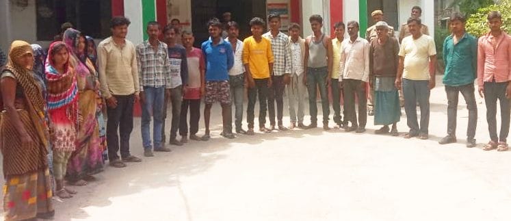 fathepur news,22 arrested including five women in attack on police