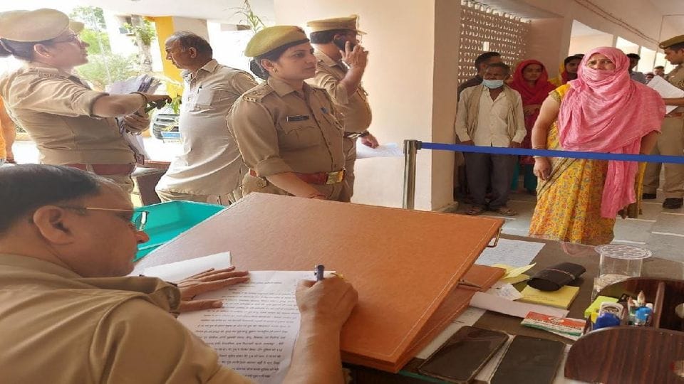 SSP Sudhir Kumar Singh listen to the complaints of the people in Agra
