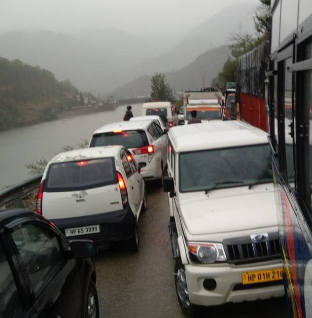 Landslide in Dood on Chandigarh-Manali NH, highway blocked for 12 hours