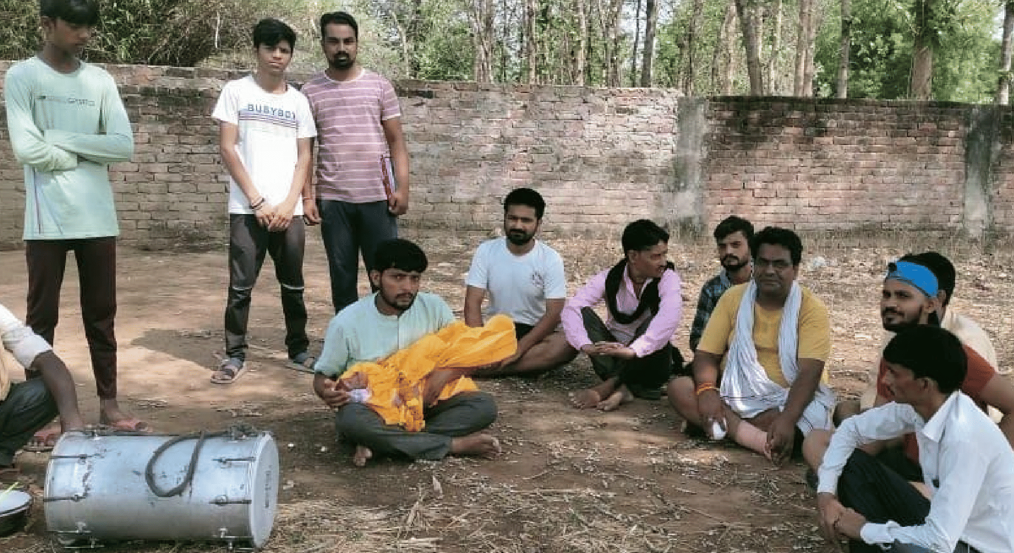 Rewa News: After the death of a monkey, people performed last rites