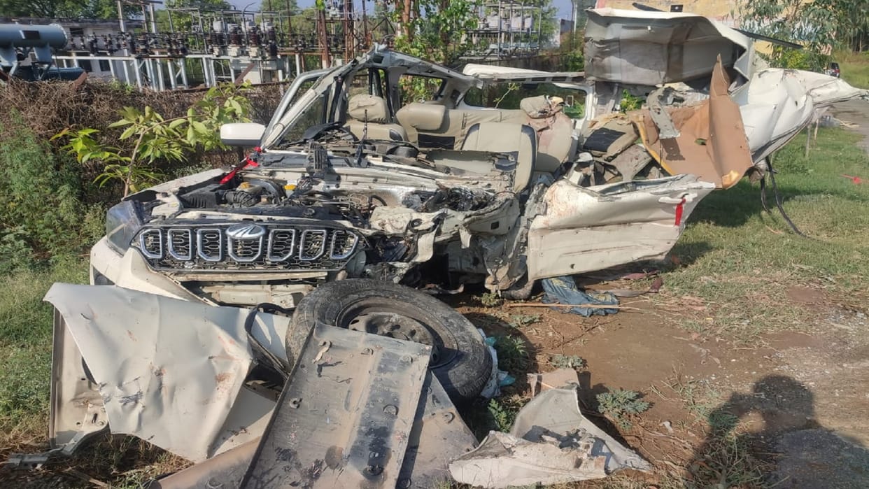 Big road accident in bulandshahr scorpio and canter collision