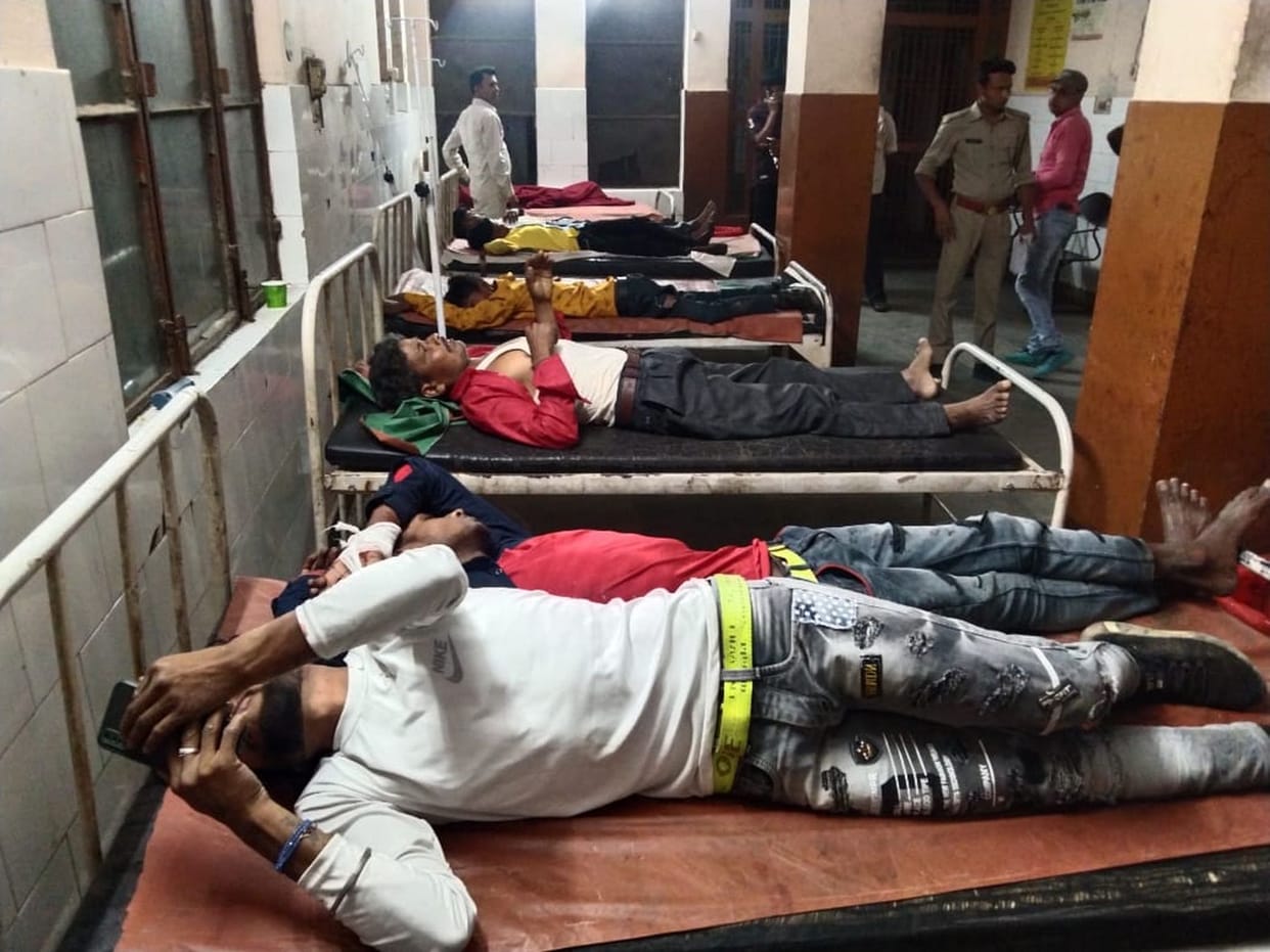 hadsa,farrukhabad news,bus accident