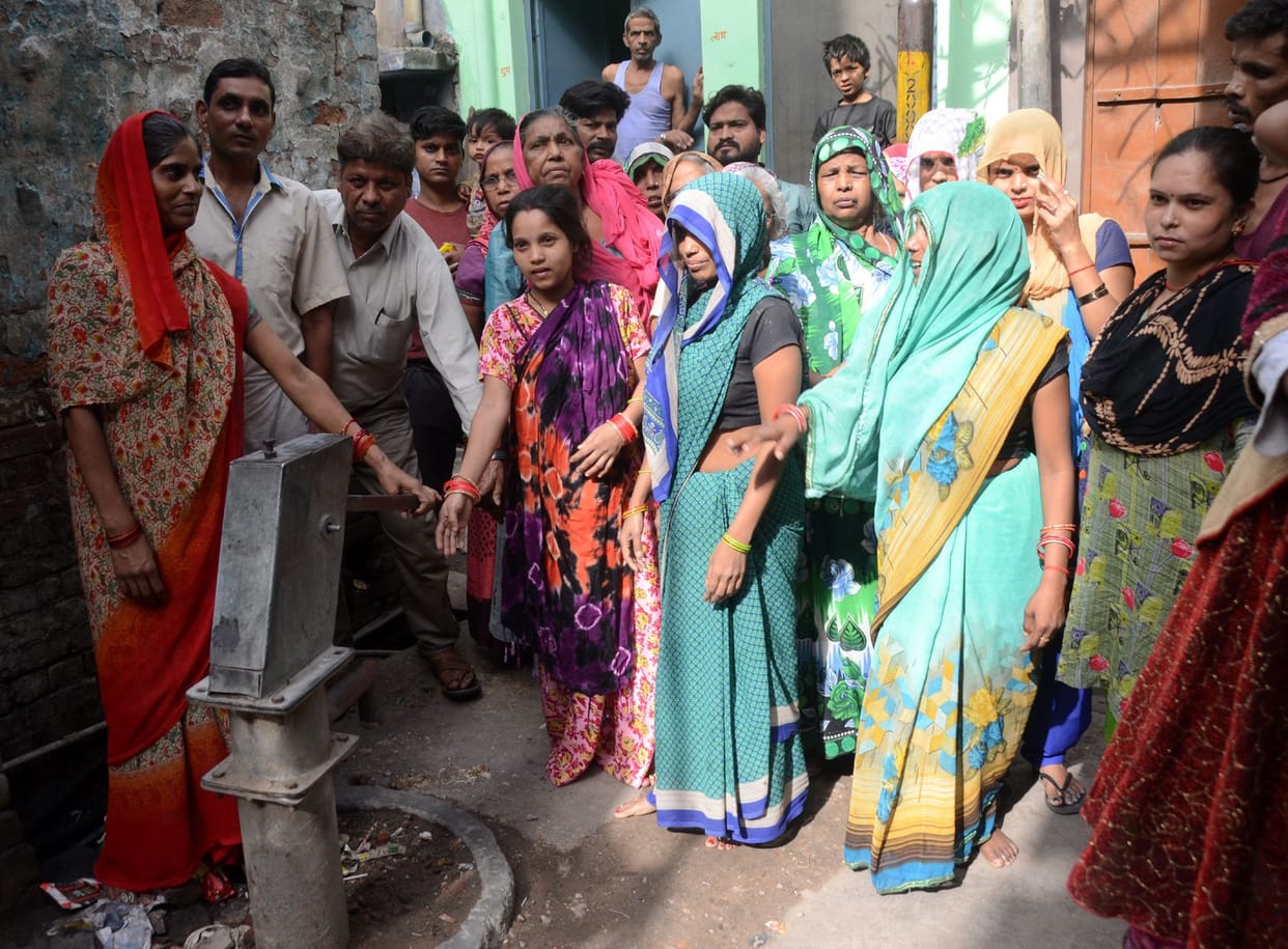 15 hundred people are facing water crisis for two months