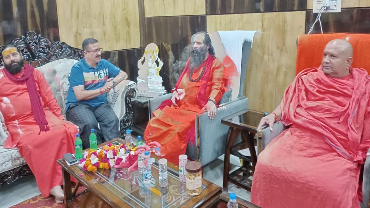 Jitendra Narayan Tyagi met President of akhara parishad to accept sannyas