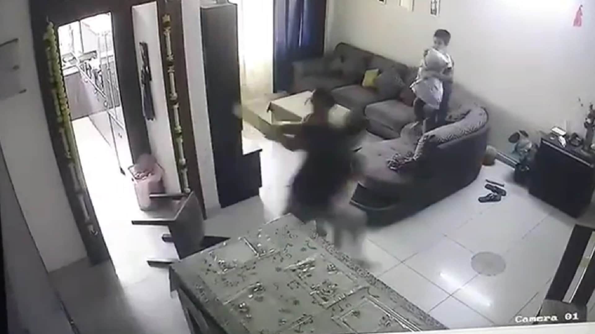 wife beats husband in Alwar husband files domestic violence case against wife