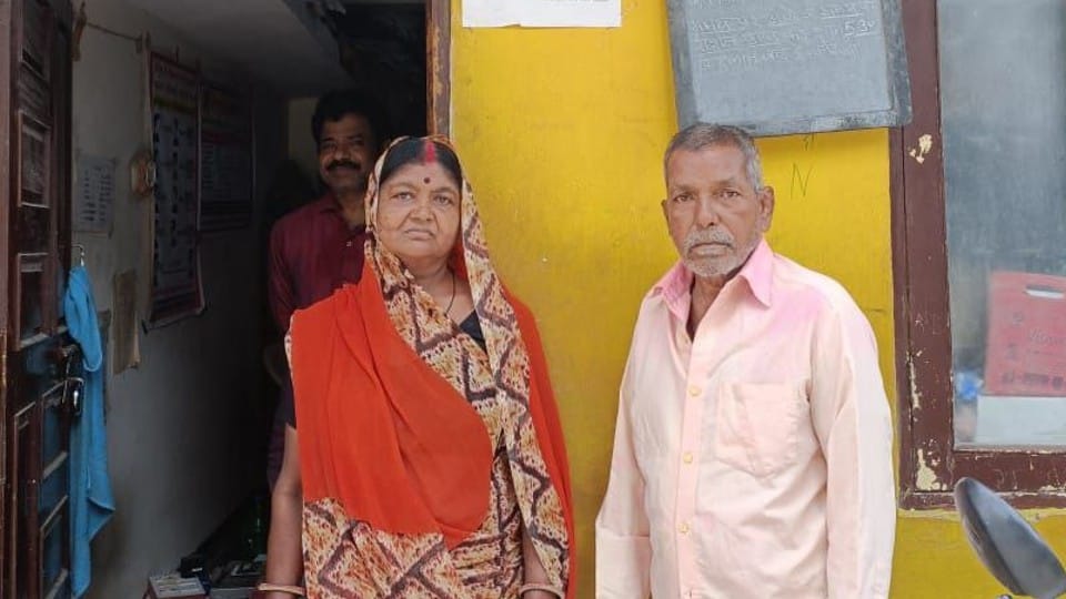 Indore News: This also happens - Senior journalist Shravan Garg reached the message of taking free food grains, the objection was improved by tweeting