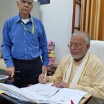 बजट को अंतिम रूप देते वित्तमंत्री सुरेश खन्ना।