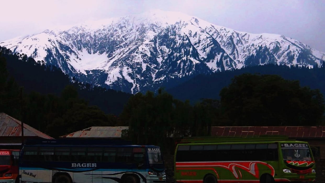 Cold wave again due to unseasonal snowfall in Chenab valley, problems of nomads increased