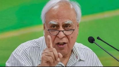 Fact Check Criticizing the government, Kapil Sibal said, democracy is in danger, Amit Shah's target