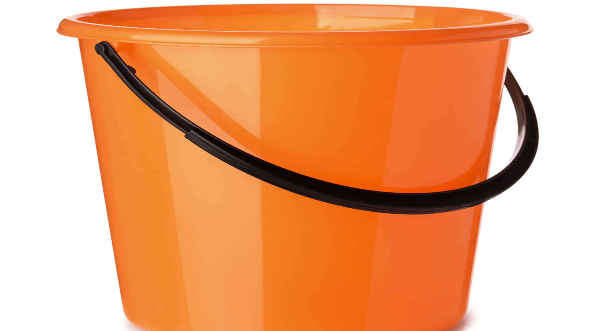 Plastic Bucket Costs 25999 rupees on amazon Socia Media Users says kidney to be sold