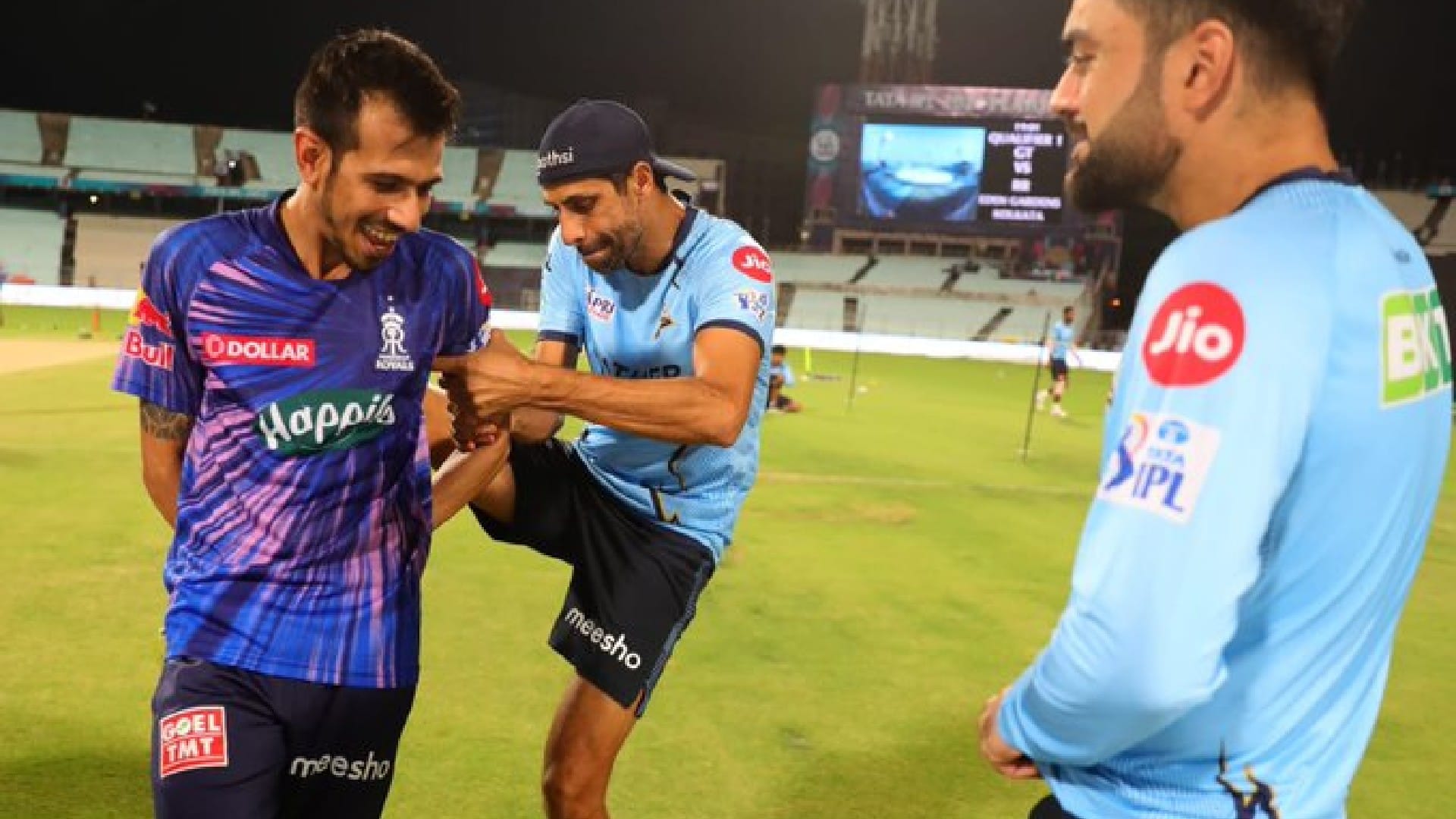 IPL 2022 GT vs RR Match Highlights in Hindi sanju samson grapes and Ashish nehra enjoys coconut water