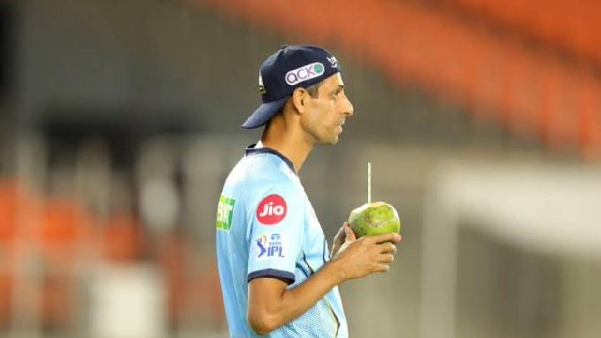 IPL 2022 GT vs RR Match Highlights in Hindi sanju samson grapes and Ashish nehra enjoys coconut water