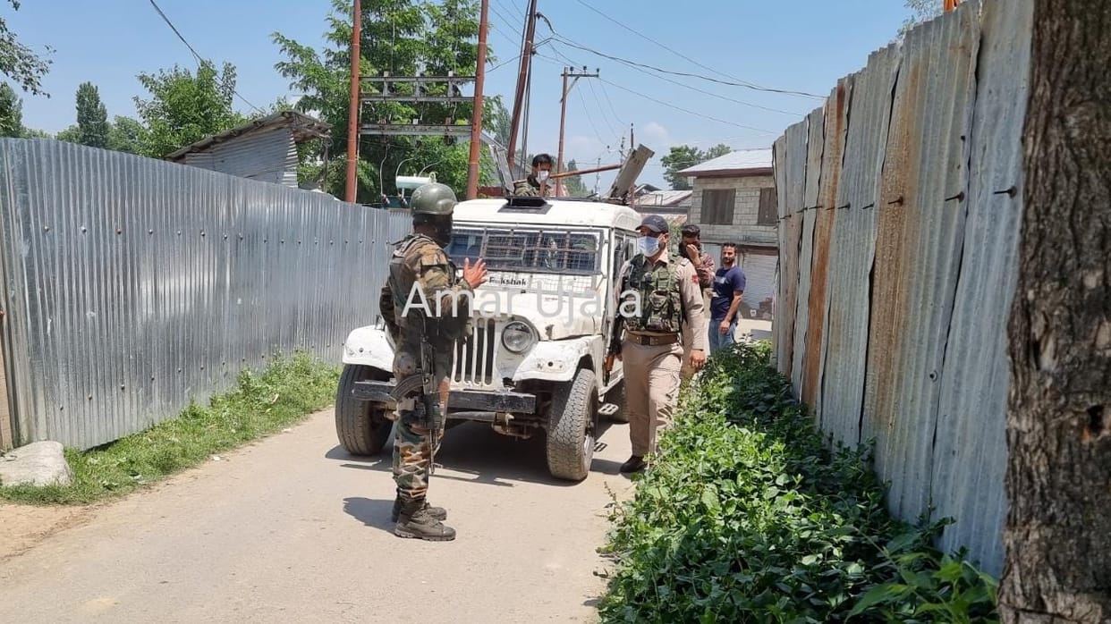 kulgam encounter started between terrorists and security forces in kulgam south Kashmir