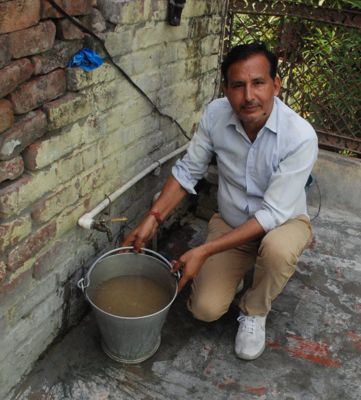 More than five thousand people crave for clean drinking water for three days