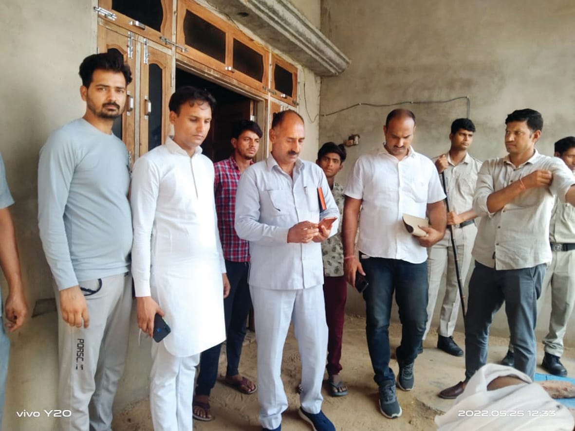 CM flying squad caught 19 bags of government wheat