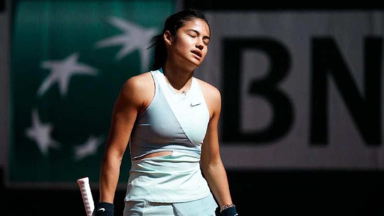 French Open 2022 US Open champion Emma Raducanu out in second round  Angelique Kerber and Victoria Azarenka win