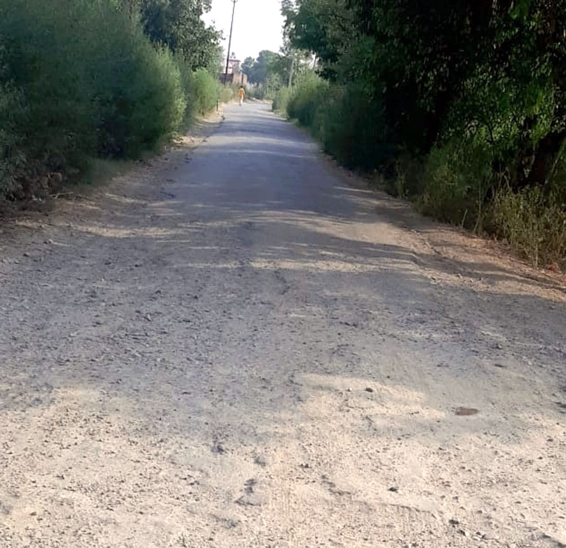 Dundaheda road dilapidated for two years, even walking became difficult