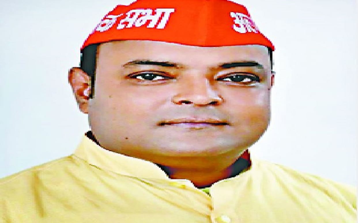 Gyanvapi Case samajwadi party leader Javed surrendered in matter of hurting faith commented on Shivling